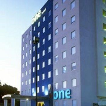 One Plaza Galerias Hotel