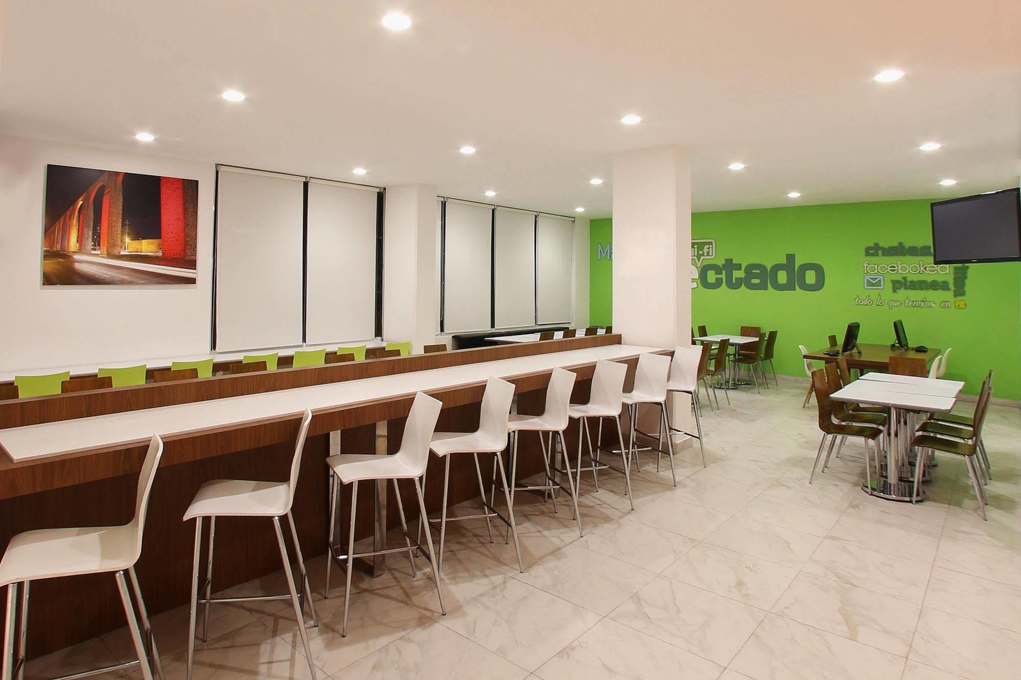 One Plaza Galerias Hotel 3*