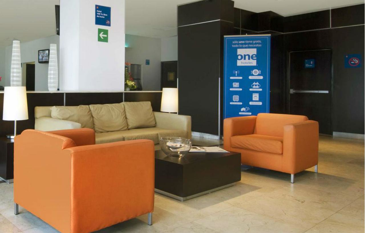 One Plaza Galerias 3* Querétaro